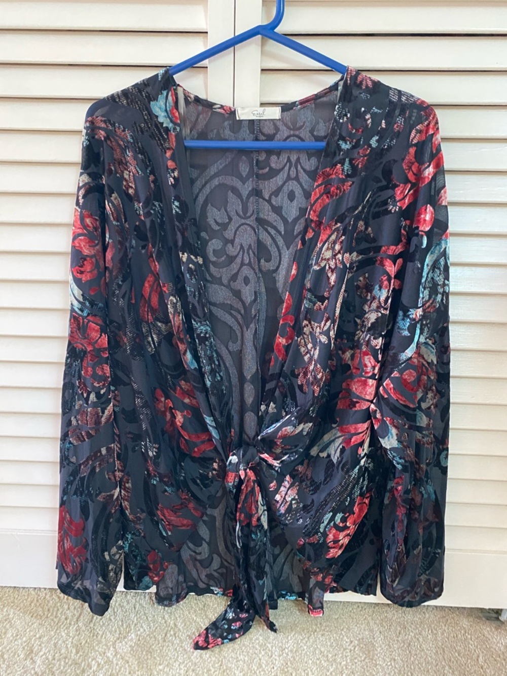 Easel Black Velvet and Gray Patterned Tie Knot Kimono